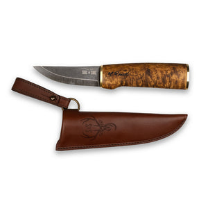 Roselli's Finnish handmade hunting knife updated for an exclusive collaboration with the hunter Madeleine. Carbon steel blade and a handle from stained curly birch. comes with an exclusive leather sheath with a deer illustation. 