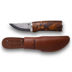 Handmade finnish hunting knife from Roselli in model "grandfather knife" with damscus steel , silver ferrule details, a handle made out of heat treated curly birch and a dark vegetable leather sheath