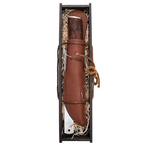 Handmade finnish hunting knife from Roselli in model "grandfather knife" with damscus steel , silver ferrule details, a handle made out of heat treated curly birch and a dark vegetable leather sheath in a gift box